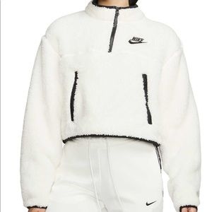 Nike Cropped Sweater
